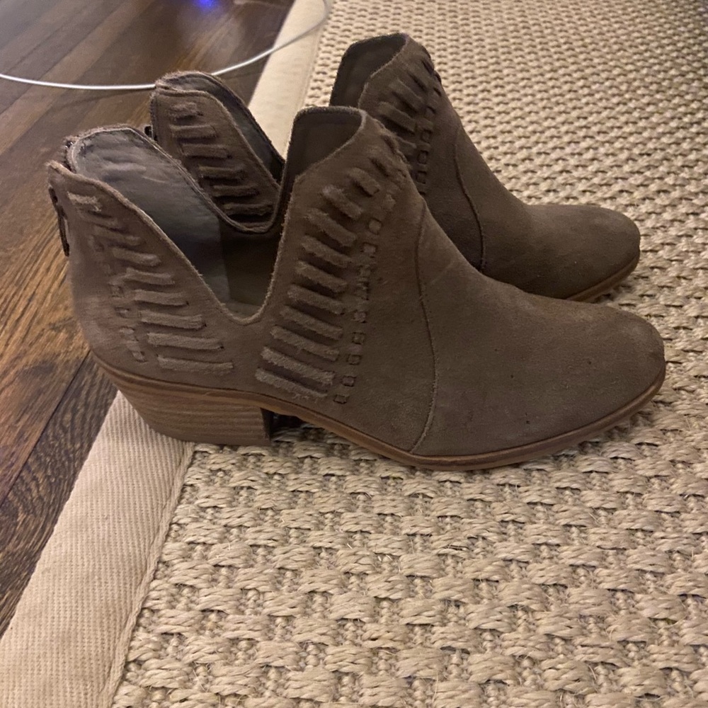 vince camuto booties